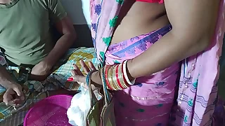अंडे बेचने वाले ने घर में अकेली भाभी की जबरदस्ती चुदाई की XXX Bhabhi Sex porn videos